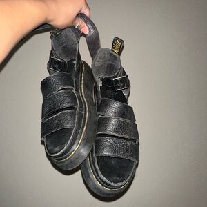 Clarissa II Platform Sandals